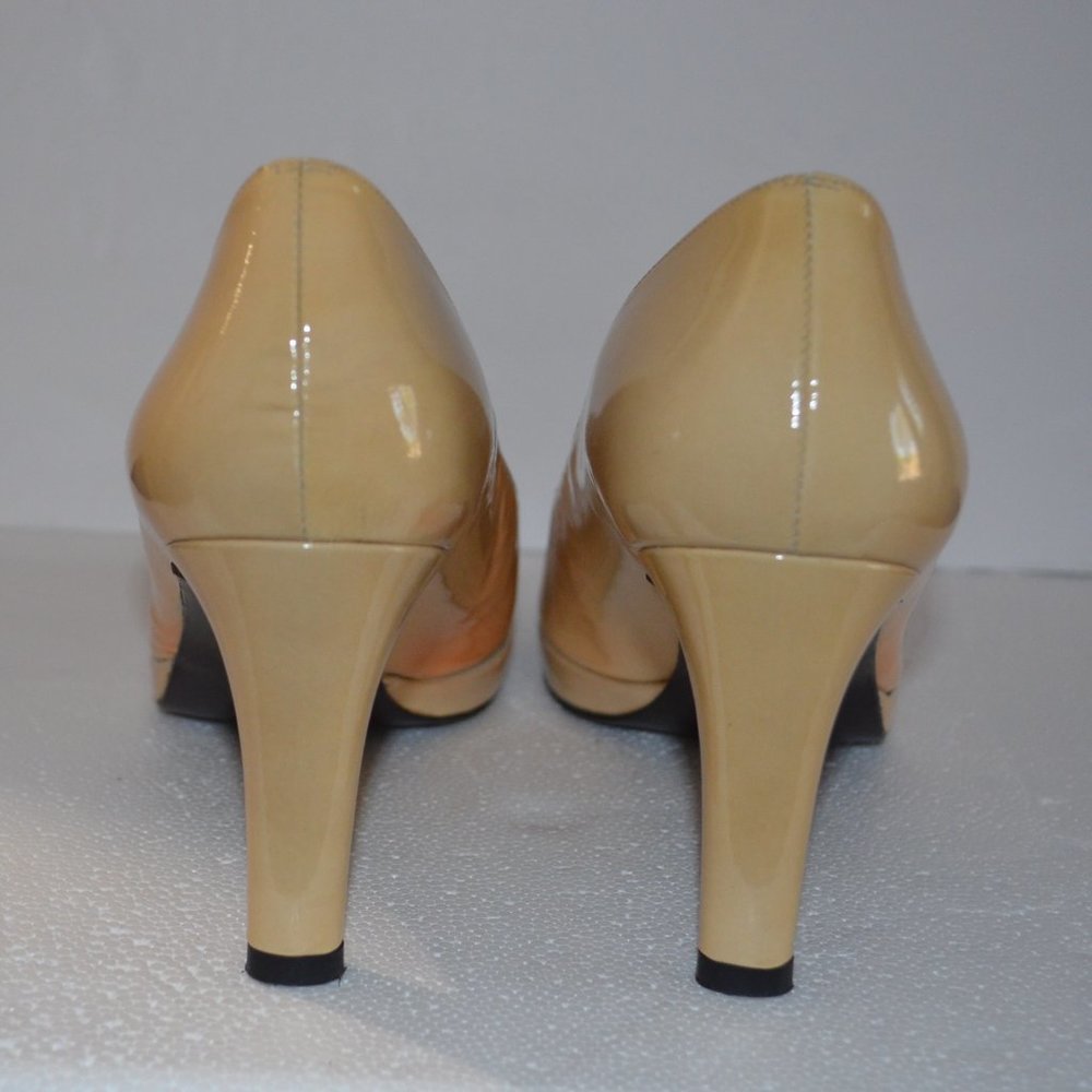 Stuart Weitzman Hummus Aniline Platform Pump, Siz… - image 4